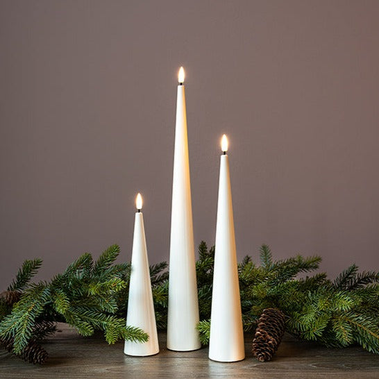 Vela DELUXE RF Cone Candle - 5,0 diam - Branco